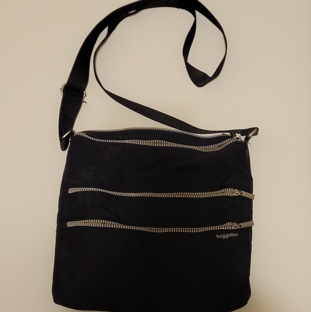 Black Baggallini Crossbody Bag